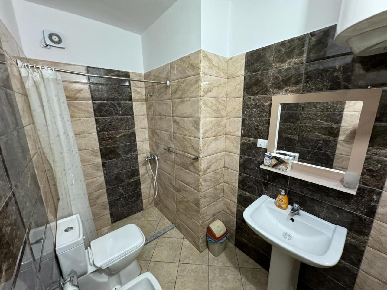E.I.R Apartments Vlorë Εξωτερικό φωτογραφία